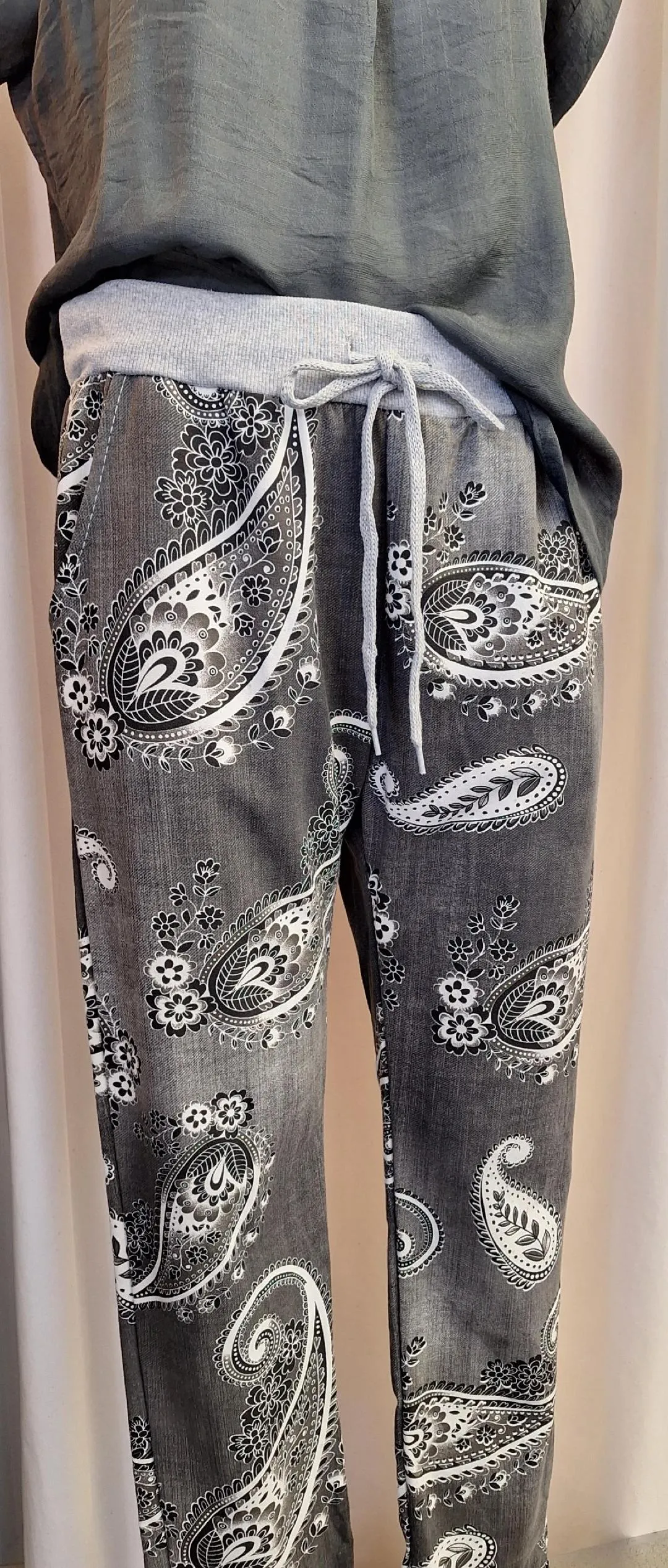 Italian Stretch Pants - Paisley, Charcoal