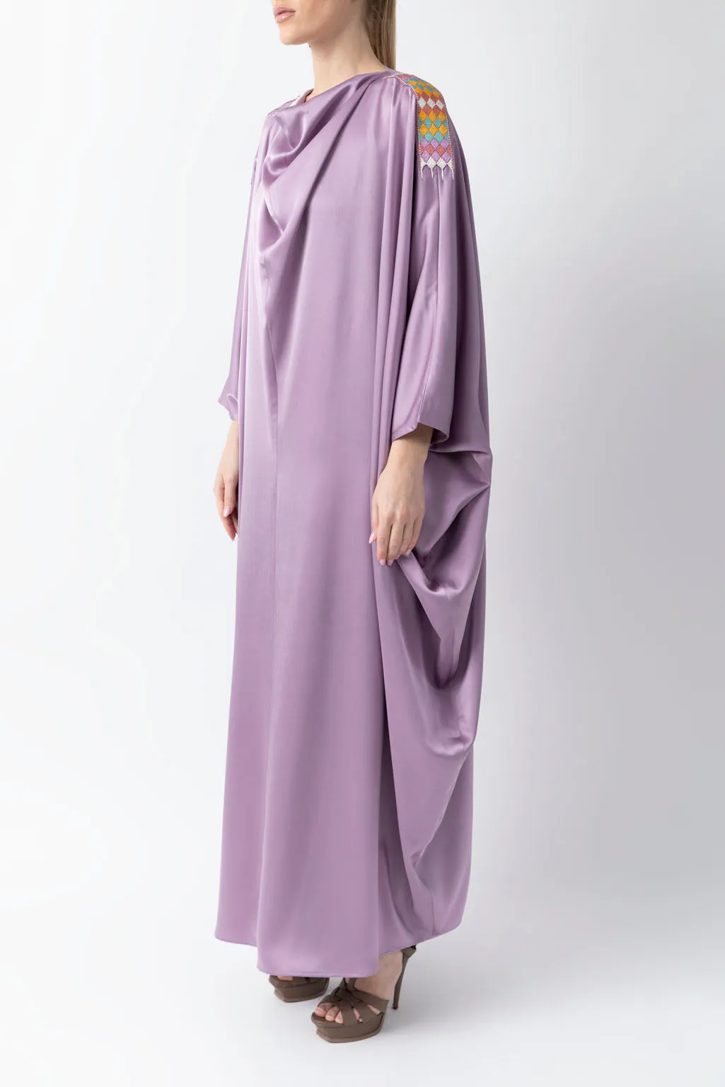 Sadu Art Inspired Embroidery Lavender Pure Silk Abaya WV2221