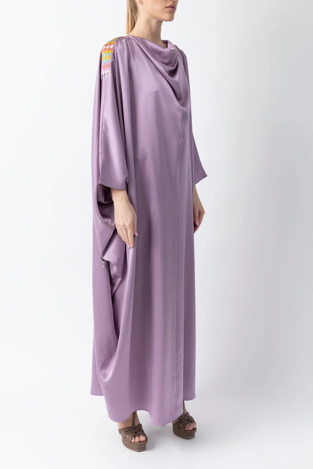 Sadu Art Inspired Embroidery Lavender Pure Silk Abaya WV2221