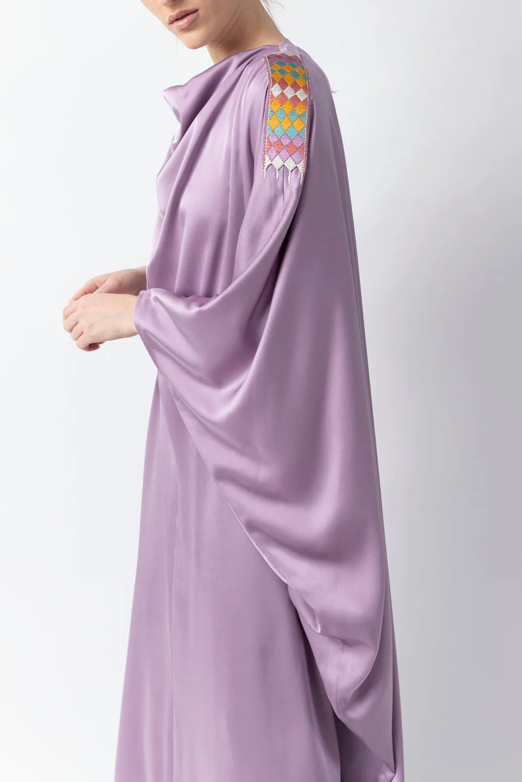 Sadu Art Inspired Embroidery Lavender Pure Silk Abaya WV2221