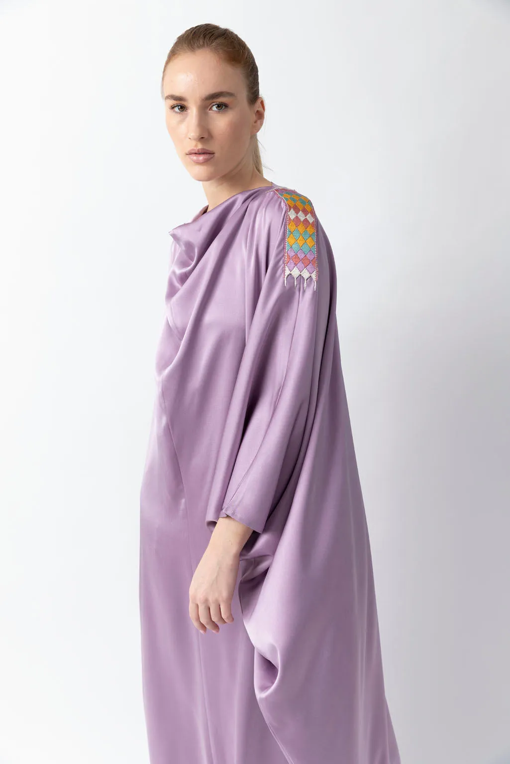 Sadu Art Inspired Embroidery Lavender Pure Silk Abaya WV2221