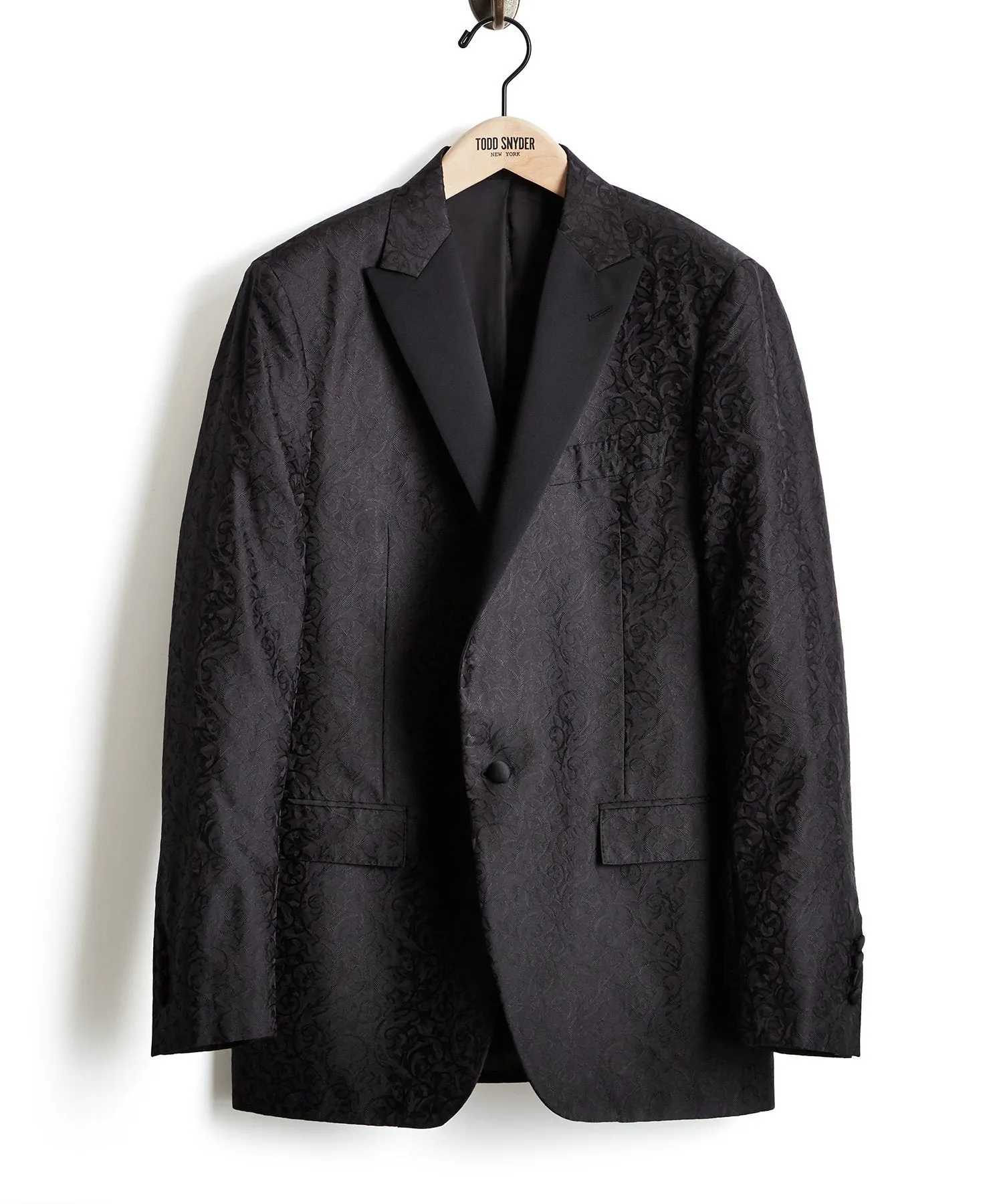 Silk Tonal Jacquard Sutton Peak Lapel Dinner Jacket in Black